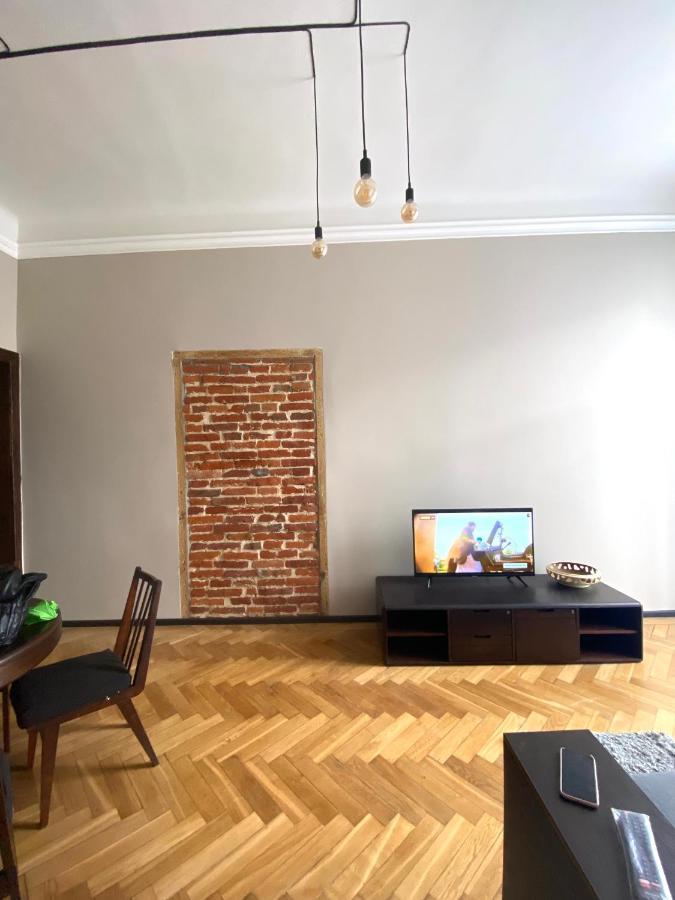 Центр На Вулиці Проспект Шевченка 12 Навпроти Макдональса З Балконом Apartment Lviv Exterior photo
